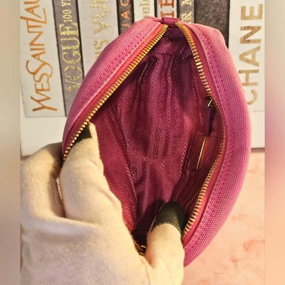 ✨ Prada Pink w/ Gold Logo Plate Vintage Canvas Pouch Make Up or Second Bag ✨ - Picture 9 of 13
